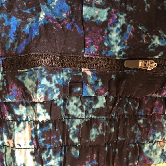 2 for $40🩷 FABLETICS shorts and sports bra set - Picture 6 of 11